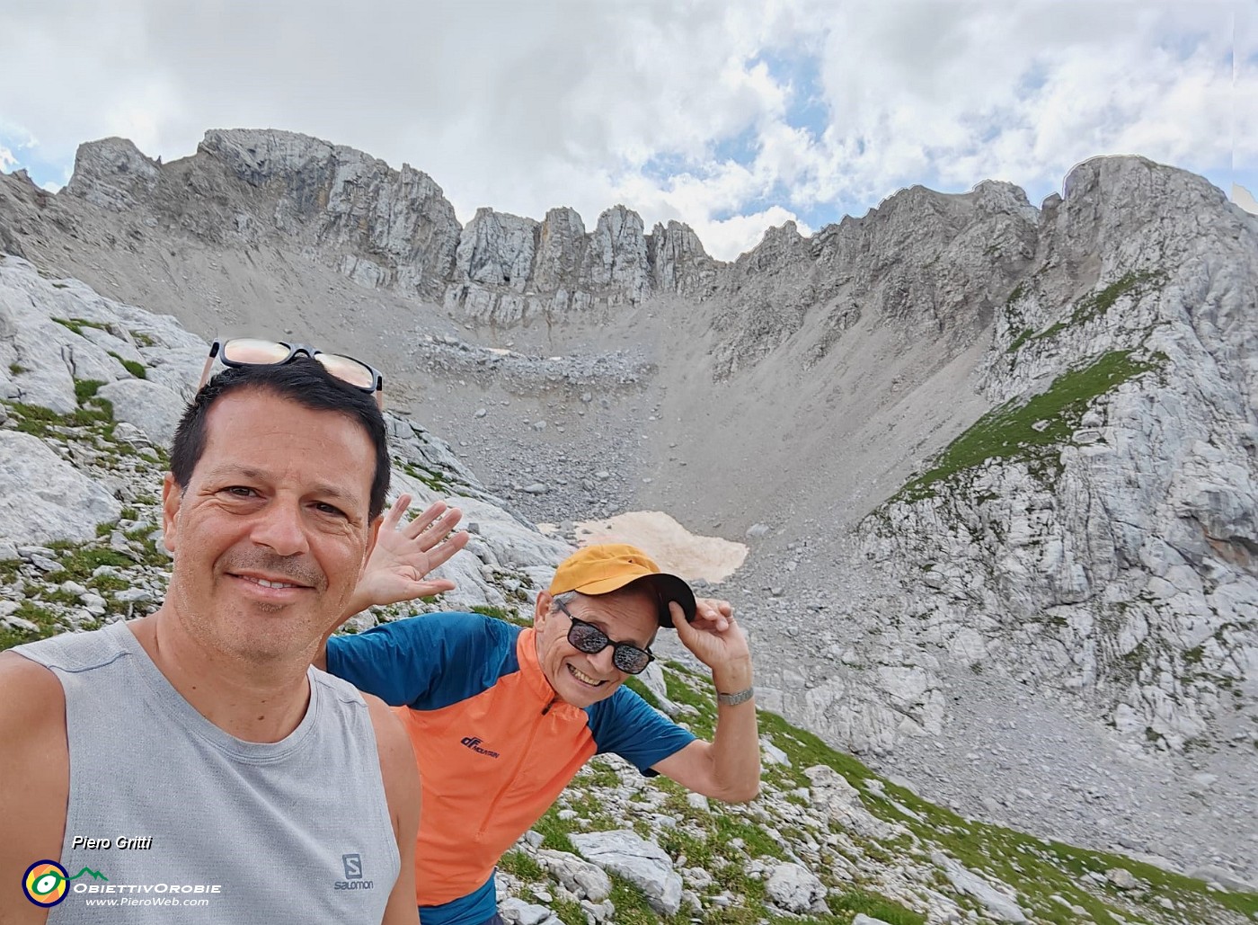 51 Sul sent. 244 oltre il passo di Corna Piana a quota (2180 m) con vista sulle rocciose pareti nord Arera.jpg